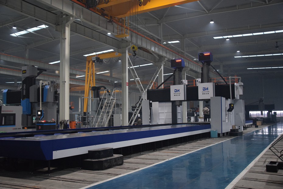 數(shù)控龍門(mén)加工中心和數(shù)控龍門(mén)銑床有什么區(qū)別.jpg 數(shù)控龍門(mén)加工中心和數(shù)控龍門(mén)銑床有什么區(qū)別.jpg